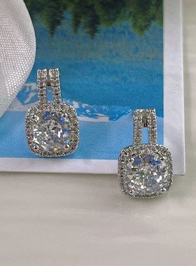 香港壹刻珠宝好高级超仿真锆石耳钉质感满满简约大方职业范