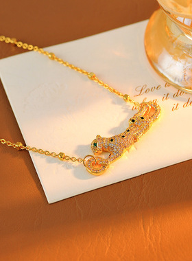 欧美时尚珐琅烤漆卧姿猎豹短项链叠戴满钻小豹子锁骨链百搭毛衣链