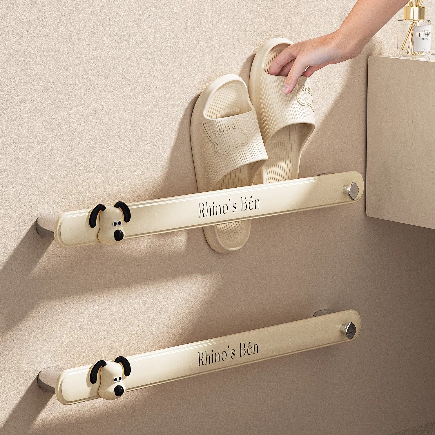 新款ABS免打孔浴室壁挂式拖鞋挂架置物架墙上毛巾挂架杆收纳神器