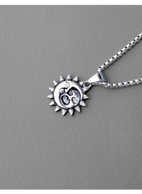 简约时尚配饰欧美复古太阳和月亮吊坠不锈钢项链男女士项链创意