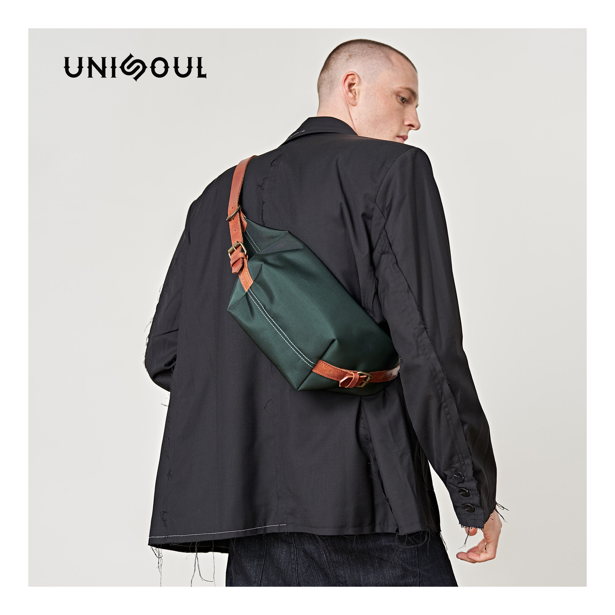 unisoul胸包男潮牌休闲个性单肩包 UNISOUL男士包袋