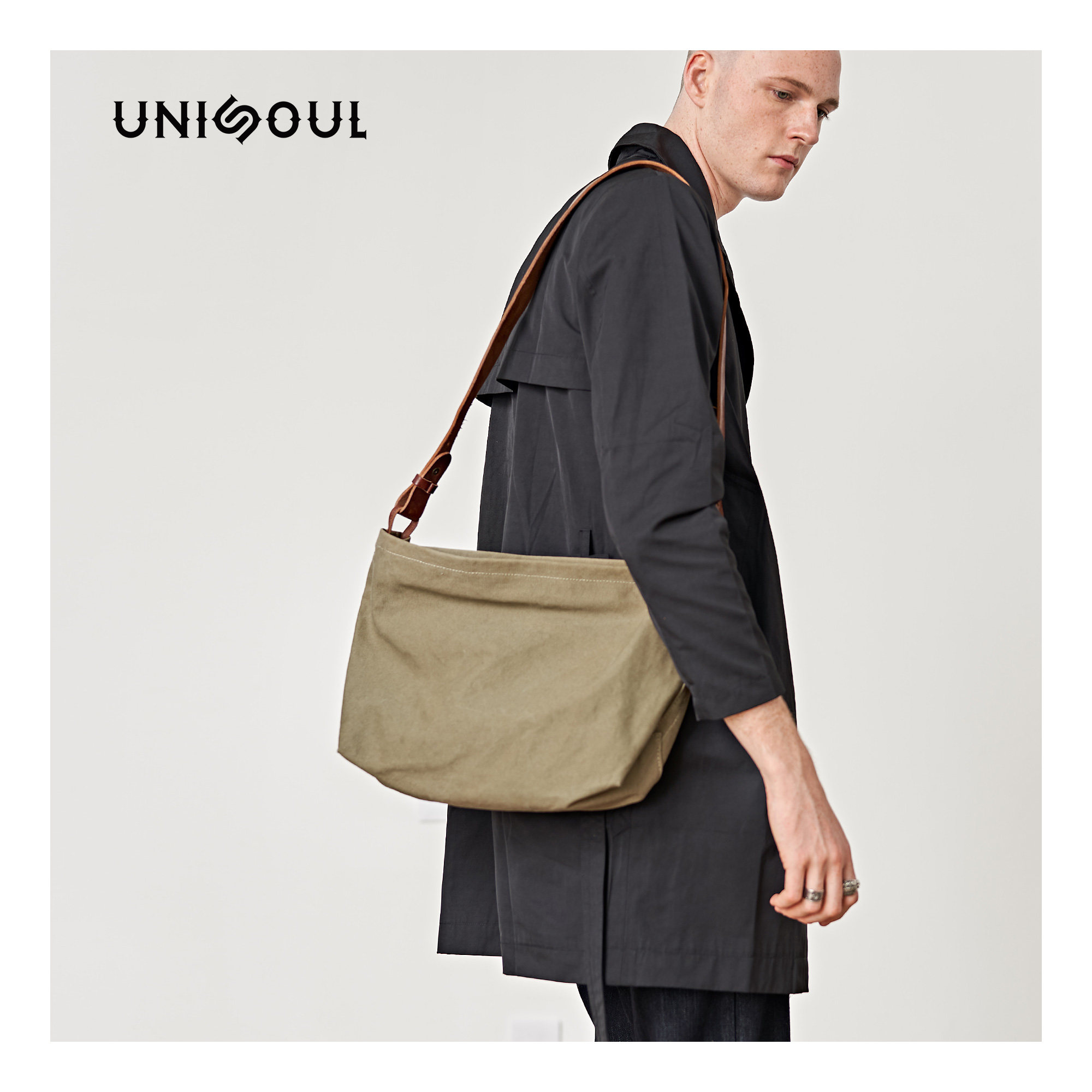 unisoul潮牌帆布配皮男包斜挎包 UNISOUL男士包袋