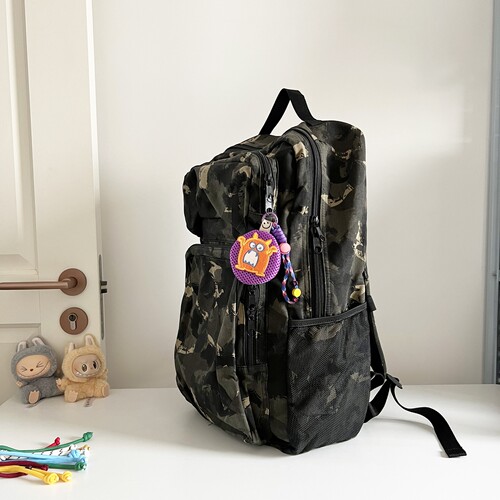 isacrab 涂鸦日系帆布双肩包工装大容量户外旅行包学生书包电脑包 - 图1