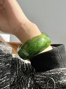 波浪形绿色不规则树脂手镯小清新