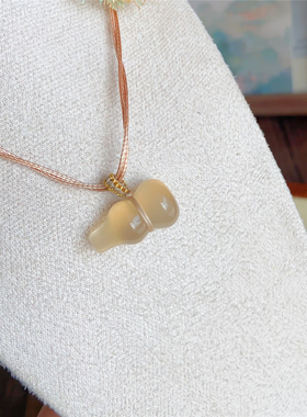 天然香槟金玉髓葫芦高透吊坠女款