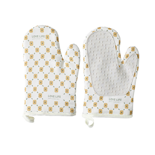 Anti-scald oven insulated gloves for microwave ovens