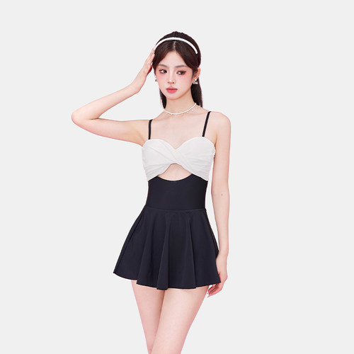 亦美珊连体游泳衣女性感小胸高级感纯欲2026新款爆款纯欲显瘦泳装 - 图2