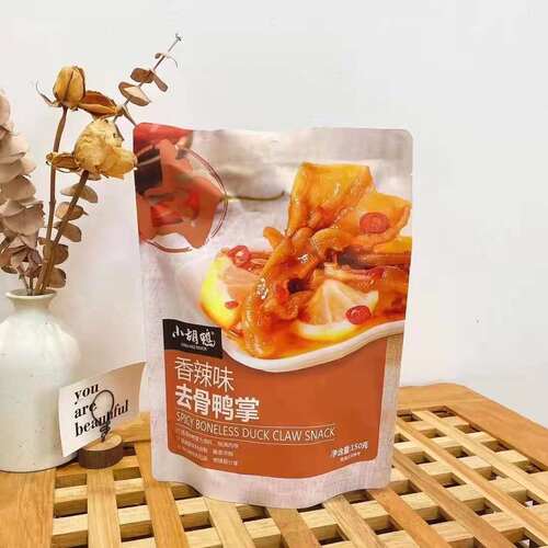 多省包邮小胡鸭去骨柠檬酸辣凤爪香辣鸭掌卤味零食品学生快餐 - 图0