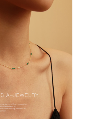 祖母绿水晶项链女轻奢高级感