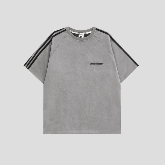 Instudios Nationales trendiges Paar amerikanischer Wildleder kurzer Ärmel Loose Casual Casual Drei-Strip-Runde Hals T-Shirt