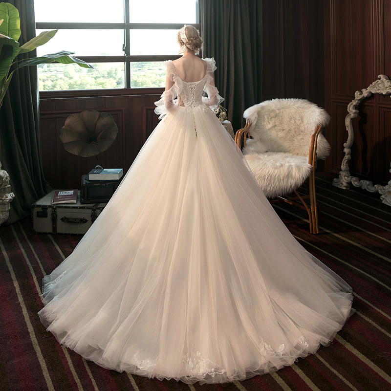 French main wedding dress 2021 Summer new simple court long sleeves, thin princess puffy skirt, wedding dress out, net red French main wedding dress 2021 Summer new simple court long sleeves, thin princess puffy skirt, wedding dress out, net red