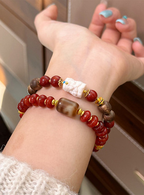 新中式南红玛瑙手串搭配老山檀