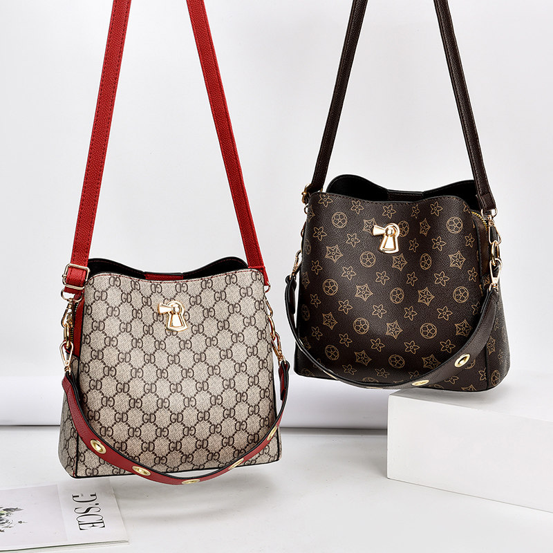 高级感夏季2020新款潮网红水桶包 丹妮芙女士包袋