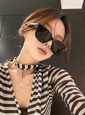 2025新款韩版方框遮阳防晒墨镜女简约显瘦防紫外线超黑太阳眼镜男