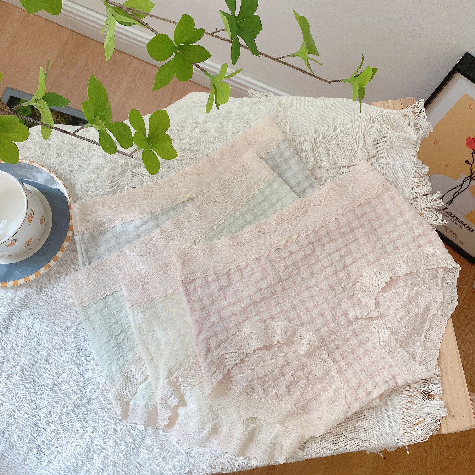 推荐！软糯泡泡格子棉质内裤女甜美中腰包臀舒适蕾丝边少女三角裤,淘宝优惠券,粉丝福利购,淘宝优惠卷