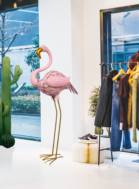 简约现代风豹子仙人掌橱窗大摆件