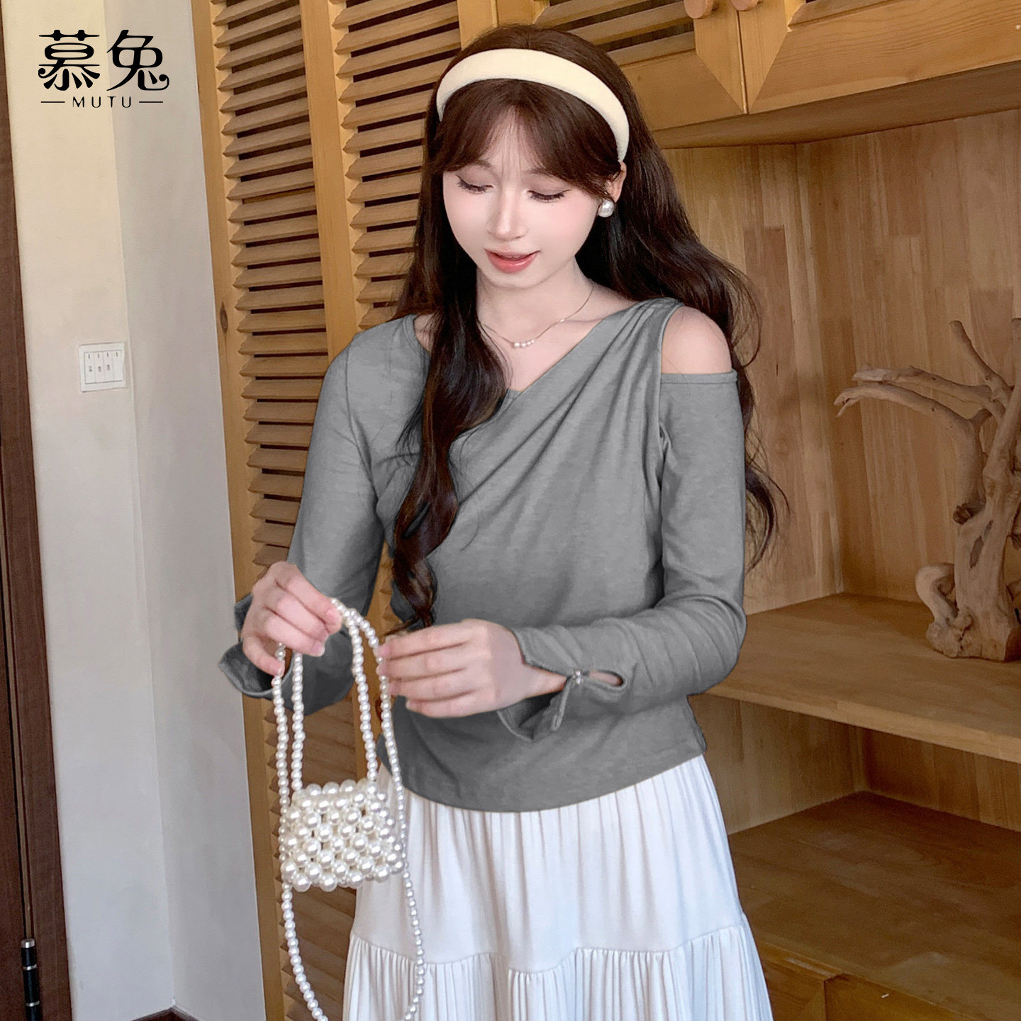 慕兔法式温柔风露肩长袖t恤女2026春季新款小个子设计感小众上衣,淘宝优惠券,粉丝福利购,淘宝优惠卷