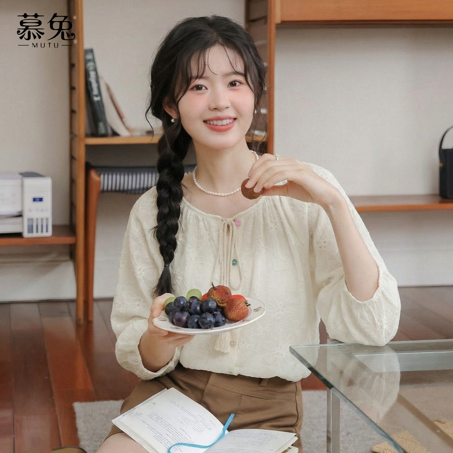 慕兔复古高级感刺绣圆领衬衫女2026春季新款小个子设计感小众上衣,淘宝优惠券,粉丝福利购,淘宝优惠卷