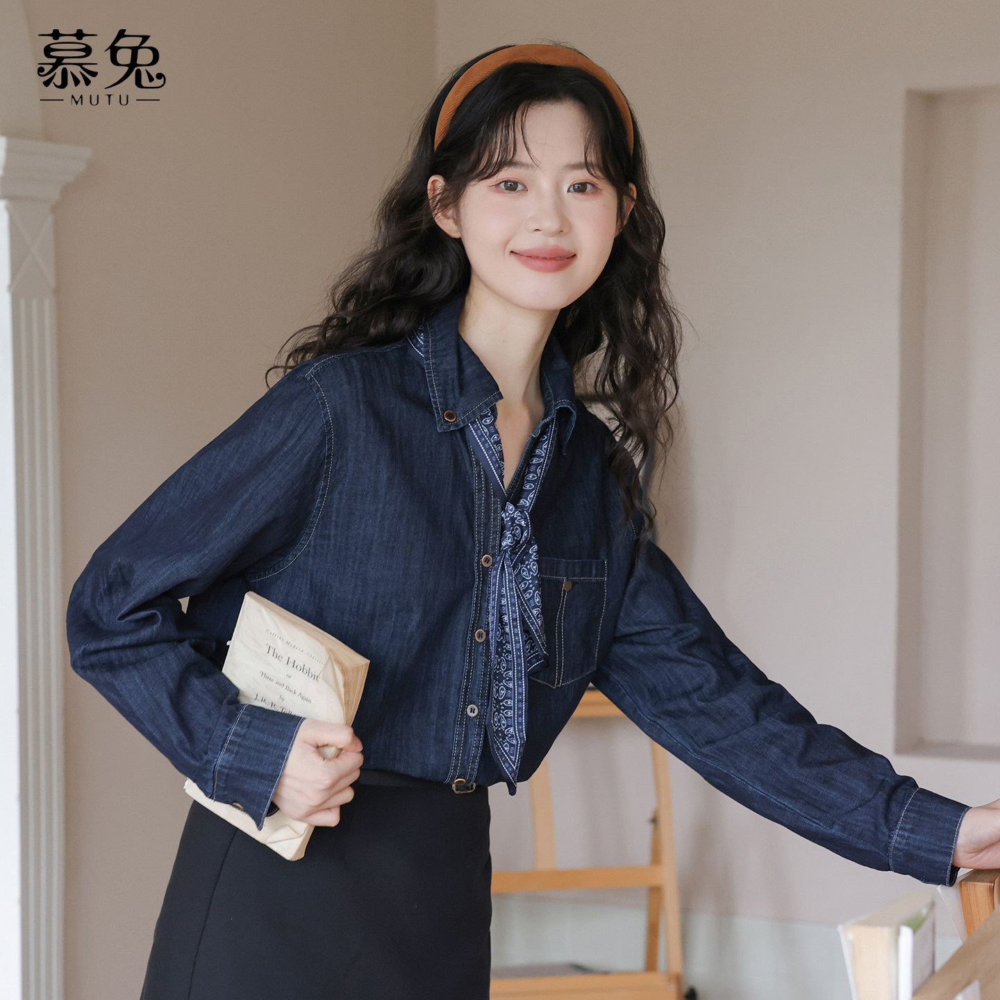 慕兔复古配丝巾牛仔衬衫女2026春季新款小个子设计感小众宽松上衣,淘宝优惠券,粉丝福利购,淘宝优惠卷