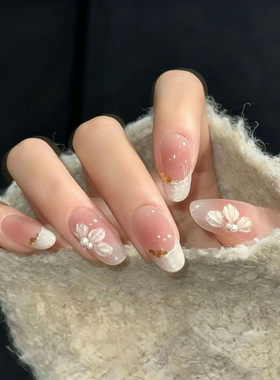 【梨花雪】纯手工穿戴甲高级冰透雕花珍珠轻奢白色法式显白美甲贴