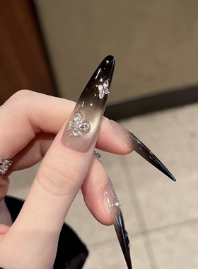 手工穿戴甲甜酷黑色波点猫眼渐变镂空蝴蝶拼钻温柔感显白甜美美甲