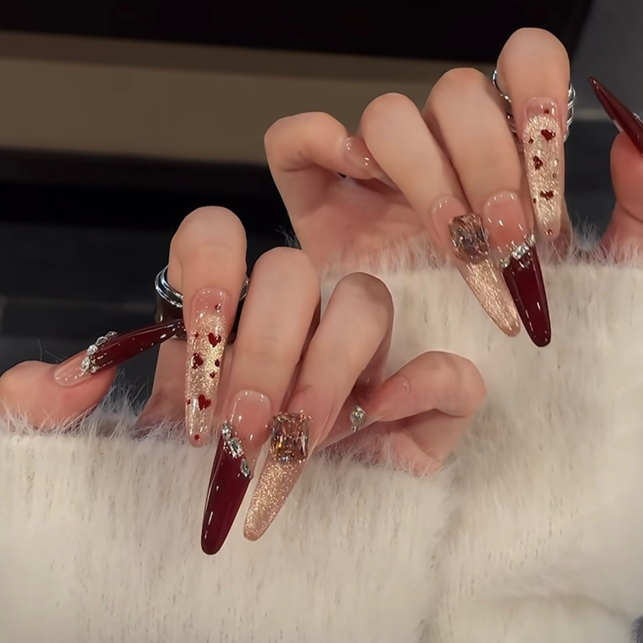 圣诞新年红色猫眼手工穿戴甲冬日浪漫爆闪玫瑰金猫眼温柔显白美甲 - 图0