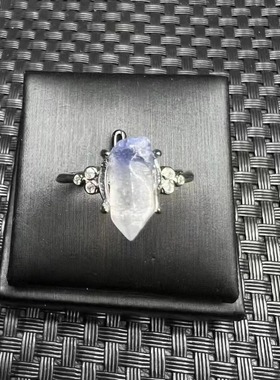 好记水晶蓝线石随形戒指铜托镶嵌时尚清冷感随机发送朋友家人礼物