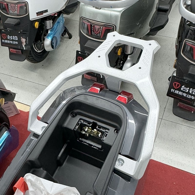 适用台铃苍穹电动车尾架加厚压铸铝合金电车后货架尾箱支架后衣架,淘宝优惠券,粉丝福利购,淘宝优惠卷