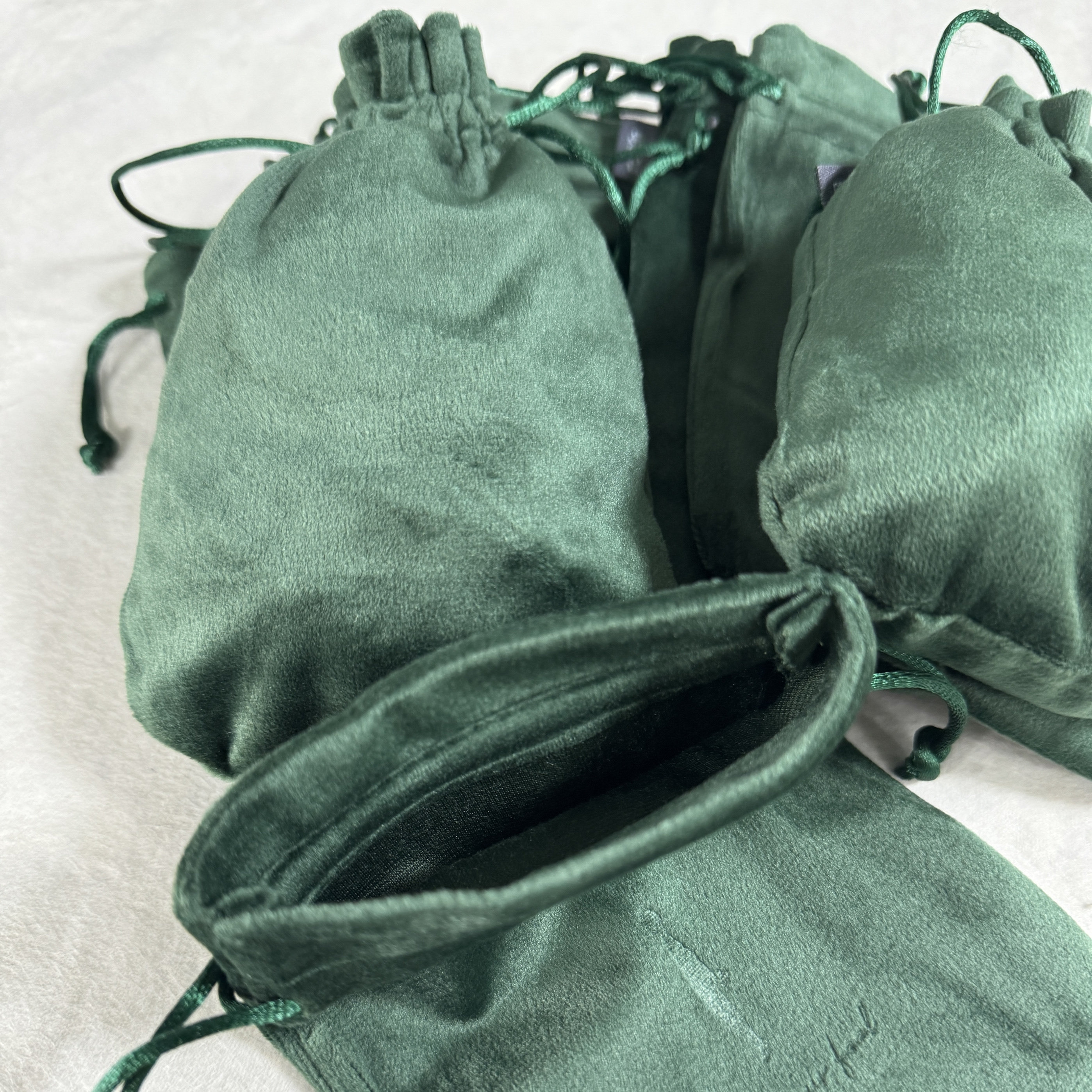 发5个 丽丝绒简约饰品收纳袋耳机配件绒布袋束绳袋数码小配件收纳