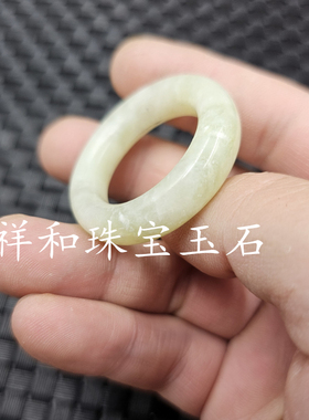 淡绿色岫玉平安扣玉石挂件