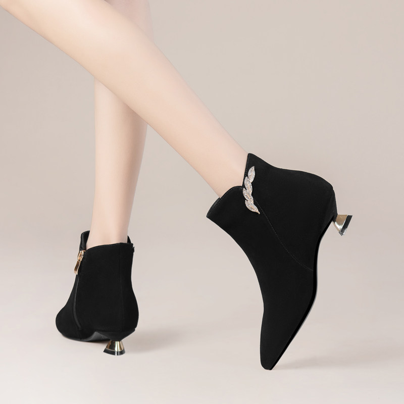 2025秋冬新款真皮尖头细跟短靴黑色中跟及踝靴女靴加绒低跟马丁靴,淘宝优惠券,粉丝福利购,淘宝优惠卷