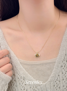 新品【秋冬物语】一款多戴复古轻奢虎眼石项链毛衣链叠戴