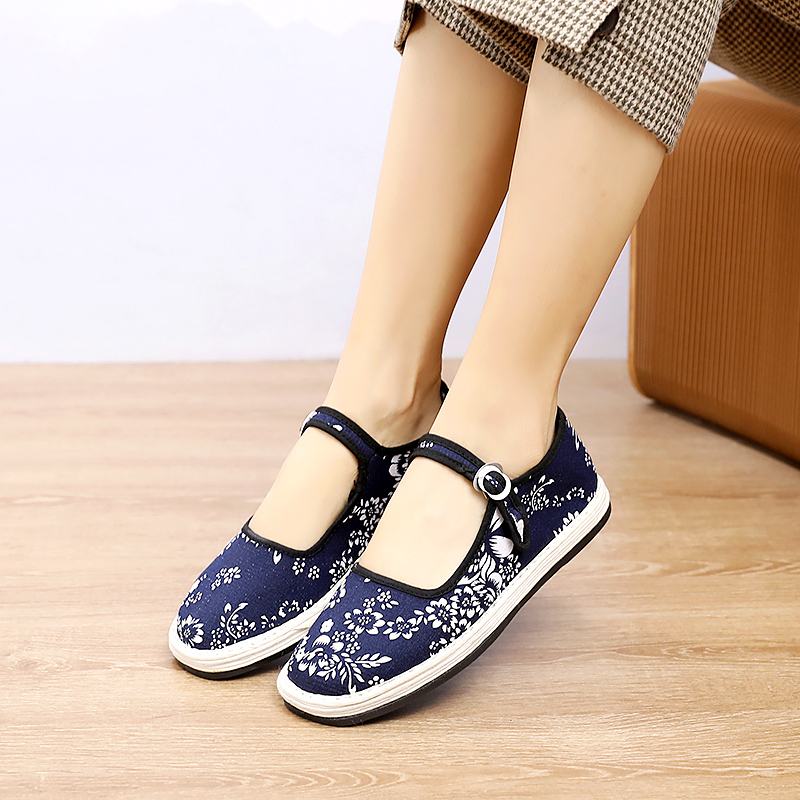 汪源中国风青花色布鞋女一字扣带千层布底潮流平底女鞋春季单鞋女 - 图2
