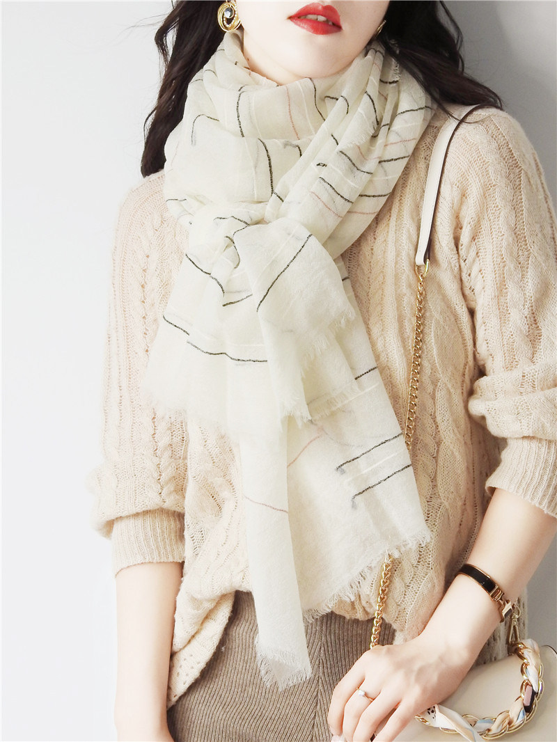 丰紫隅轻薄款 蓬松柔软时尚格纹白色黑色羊毛围巾女秋冬披肩,淘宝优惠券,粉丝福利购,淘宝优惠卷