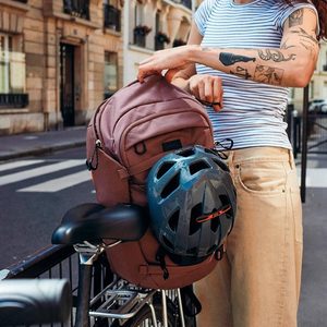 osprey小鹰背包脉冲24升通勤出差旅行骑行包电脑包双肩包34大容量