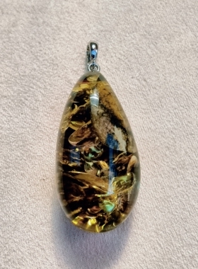 精品绿花珀大吊坠，琥珀蜜蜡，万能扣头