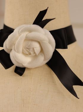 新款原创小香风胸花日常颈链