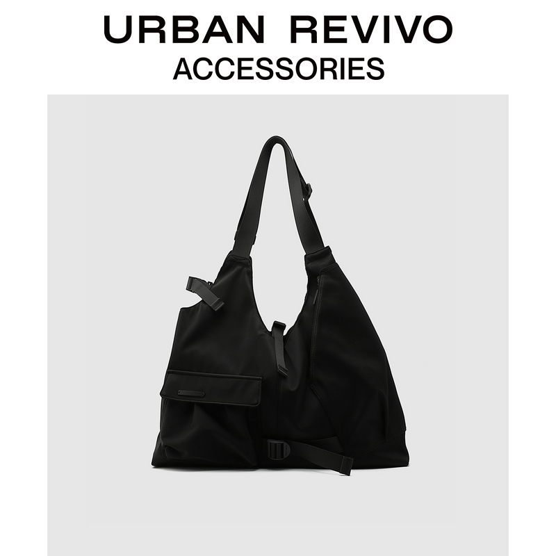 【丁禹兮同款】URBAN REVIVO2022冬男士工装风斜挎包AM38TG3N2001