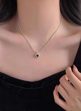 黑色爱心项链女2026年新款潮甜酷风轻奢小众设计感气质百搭锁骨链