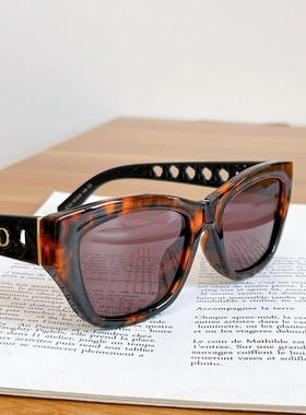 新款D家猫眼偏光太阳镜女