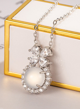 新风格高冷白冰透明镶钻蝴蝶结项坠女生款锁骨链镶嵌彩石玻璃项链