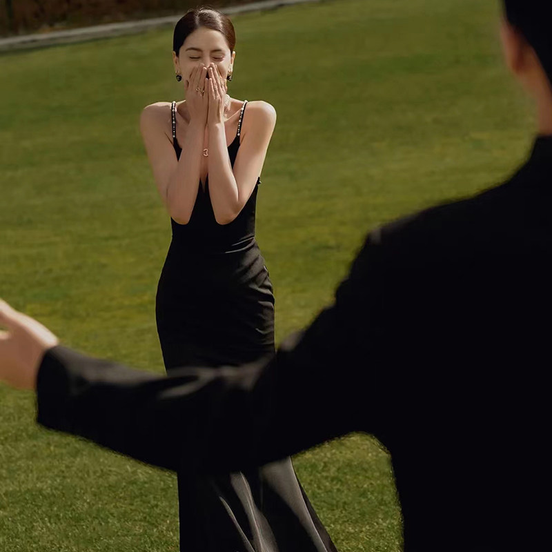 影楼黑色吊带婚纱露背高级感连衣裙 金典新娘礼服/晚装