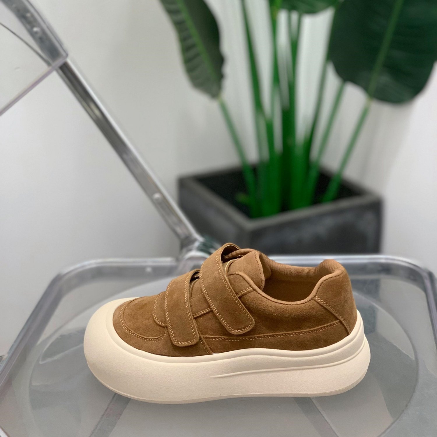 复古真皮魔术贴板鞋女2025年冬季轻便运动鞋厚底增高显瘦休闲女鞋,淘宝优惠券,粉丝福利购,淘宝优惠卷