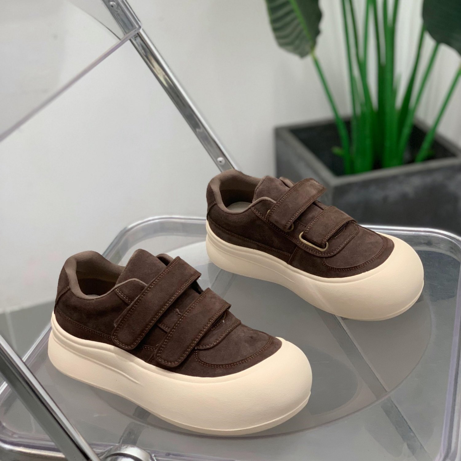 复古真皮魔术贴板鞋女2025年冬季轻便运动鞋厚底增高显瘦休闲女鞋,淘宝优惠券,粉丝福利购,淘宝优惠卷