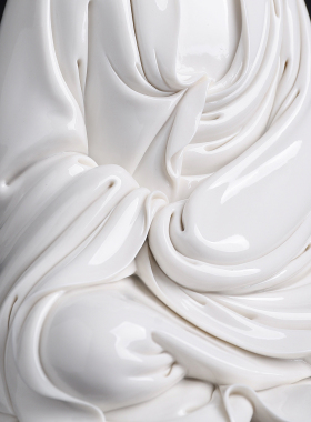 林弋新大师作品陶瓷坐禅达摩摆件