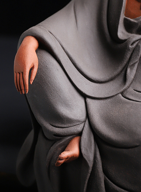 张明贵大师作品陶瓷自在观音摆件