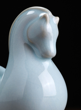 原矿汝窑陶瓷马工位桌面摆件