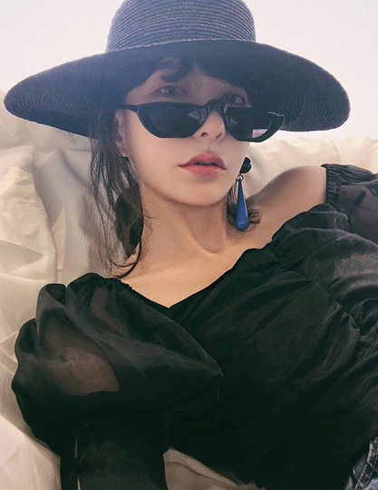 Sunglasses, trendy star style glasses, elegant driver's personalized sunglasses for women with round faces, European and American eyes