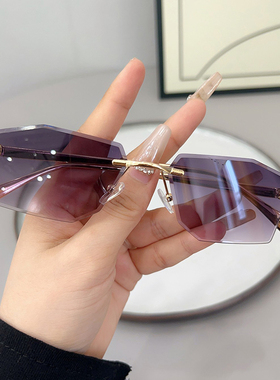 【亏本清仓】墨镜女网红太阳镜潮时尚黑色镜大脸显瘦防紫外线