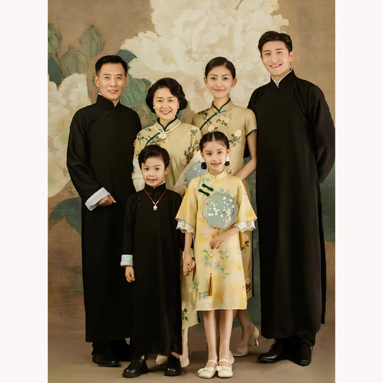 新款全家福主题摄影服家庭装一家六口影楼亲子装中国风艺术照旗袍
